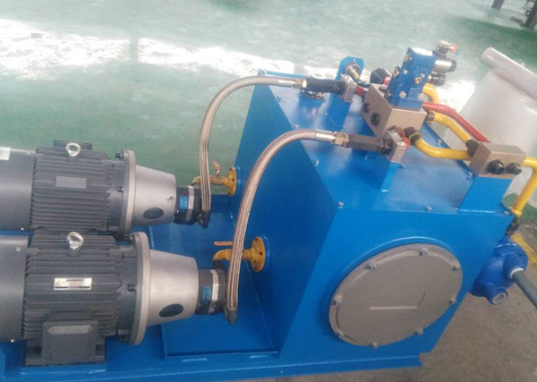 怎么解決液壓系統的漏油問題
.jpg 山東液壓系統.jpg